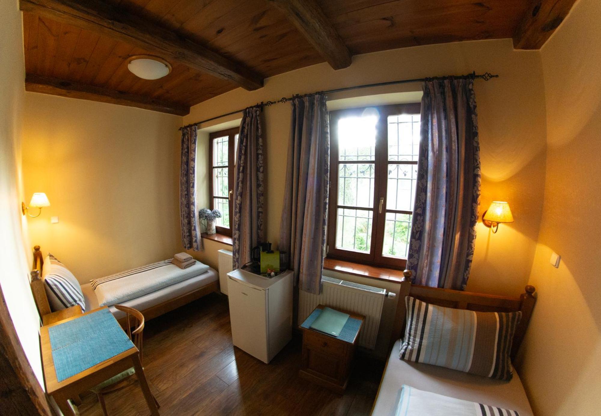 Hotel Stary Dum à Cernosice Extérieur photo